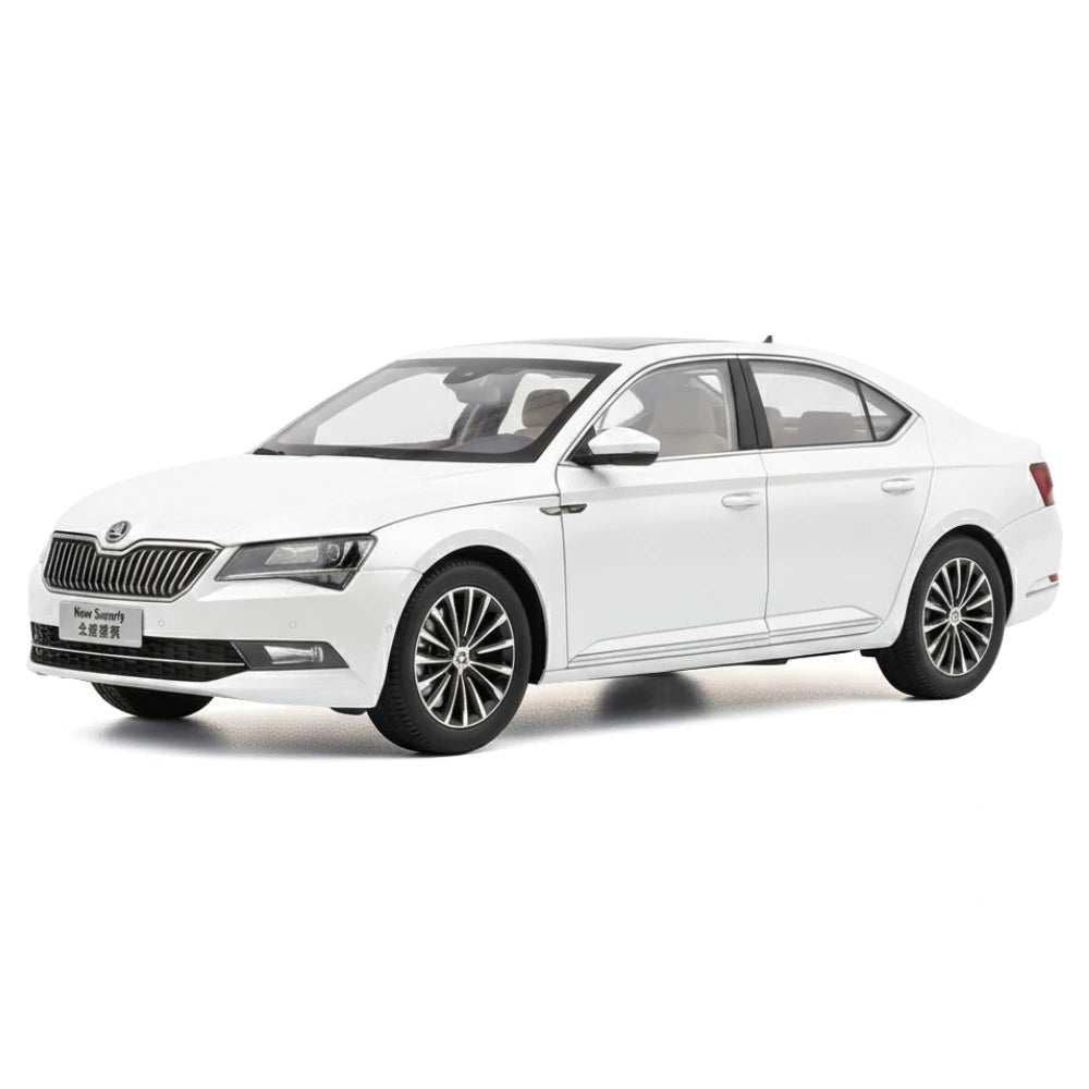 [OEM] 1:18 Skoda 2015 Superb White Model Car Die-Cast