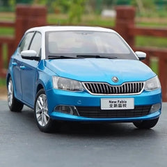 [OEM] 1:18 Skoda 2016 Fabia blu modellino di auto Die-Cast