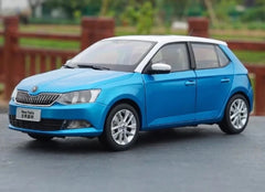 [OEM] 1:18 Skoda 2016 Fabia blu modellino di auto Die-Cast