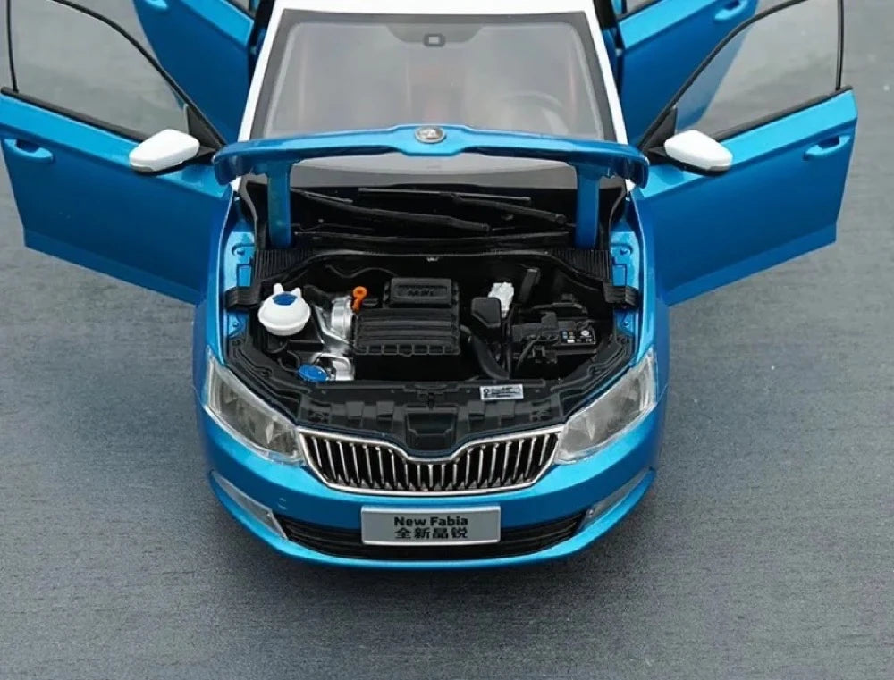 [OEM] 1:18 Skoda 2016 Fabia blu modellino di auto Die-Cast