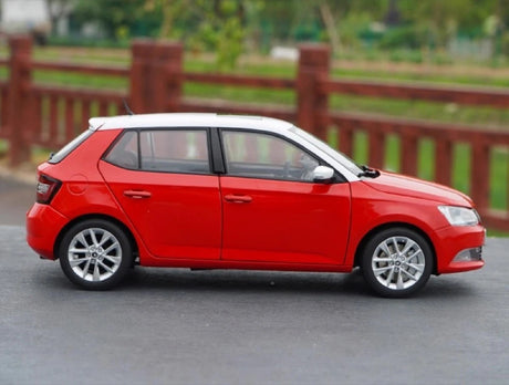 [OEM] 1:18 Skoda 2016 Fabia Red Model Car Die-Cast