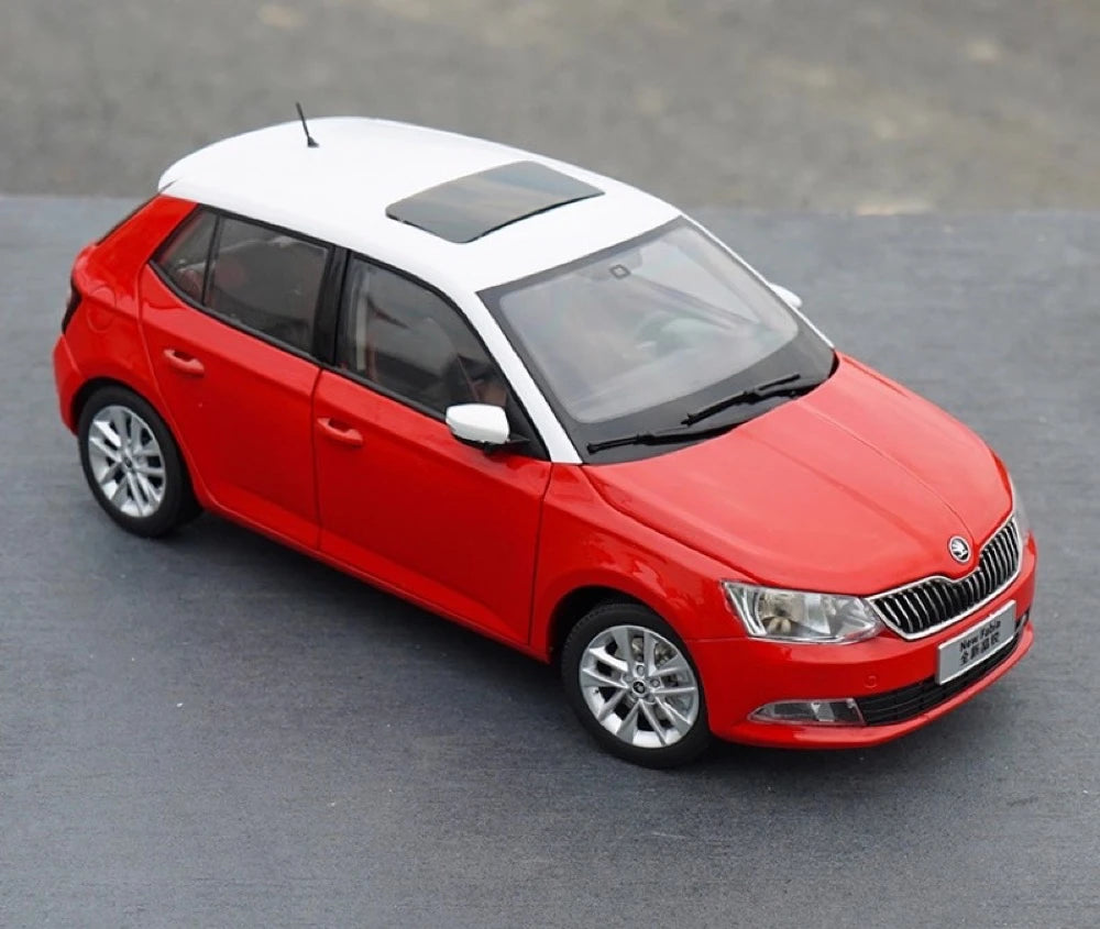 [OEM] 1:18 Skoda 2016 Fabia Red Model Car Die-Cast