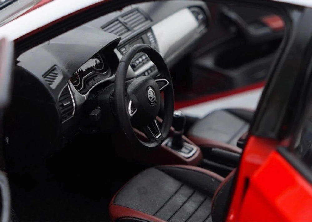 [OEM] 1:18 Skoda 2016 Fabia Red Model Car Die-Cast