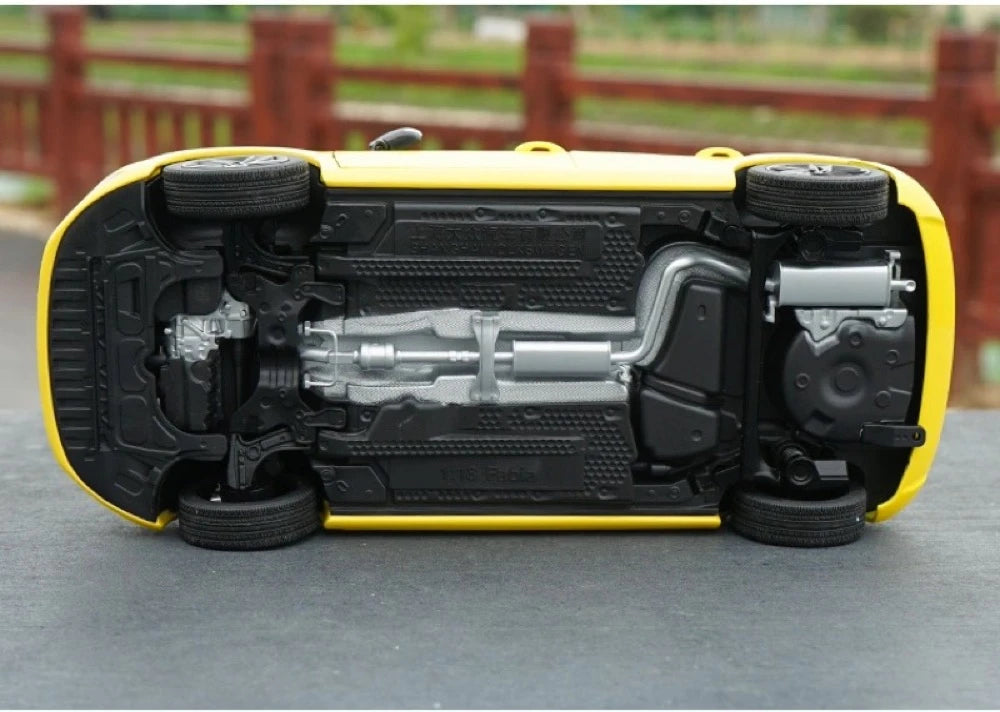 [OEM] 1:18 Skoda 2016 Fabia Yellow Model Car Die-Cast
