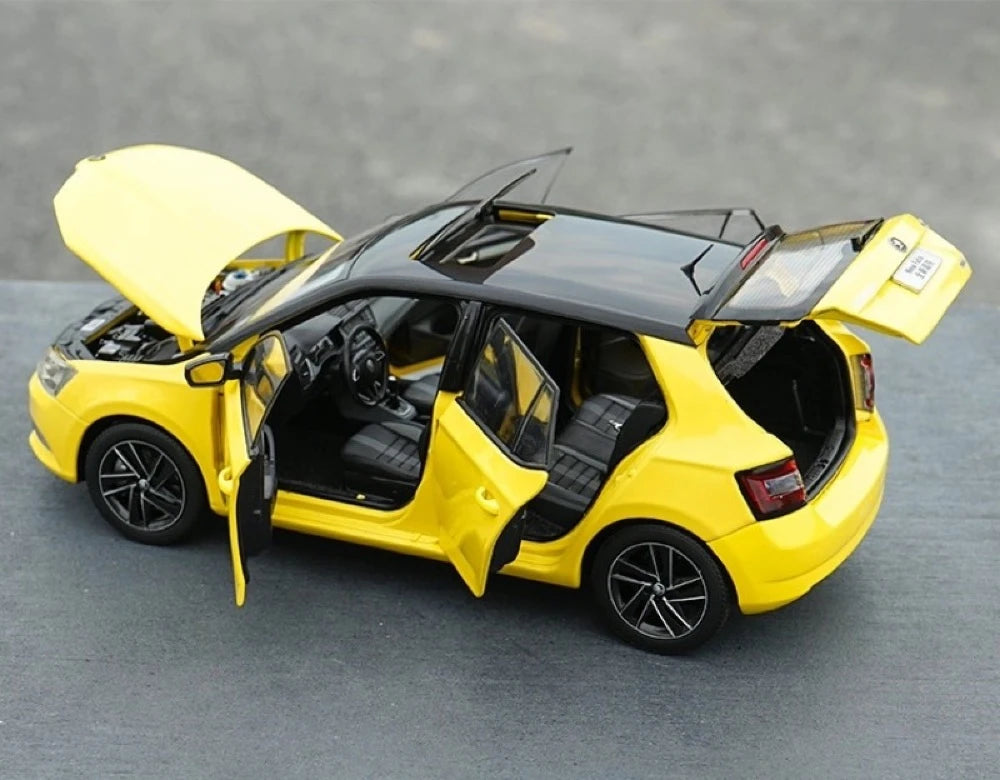 [OEM] 1:18 Skoda 2016 Fabia Yellow Model Car Die-Cast