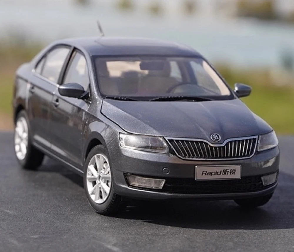 [OEM] 1:18 Skoda 2016 Rapid Gray Model Car Die-Cast