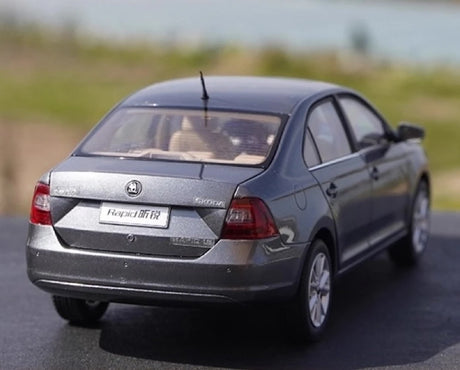 [OEM] 1:18 Skoda 2016 Rapid Gray Model Car Die-Cast