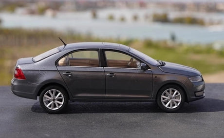 [OEM] 1:18 Skoda 2016 Rapid Gray Model Car Die-Cast