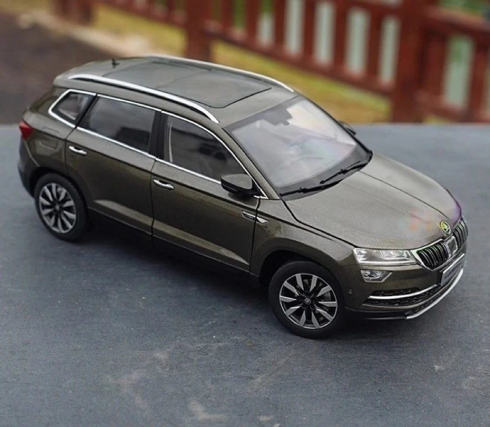 [OEM] 1:18 Skoda 2017 Karoq Brown Model Car Die-Cast