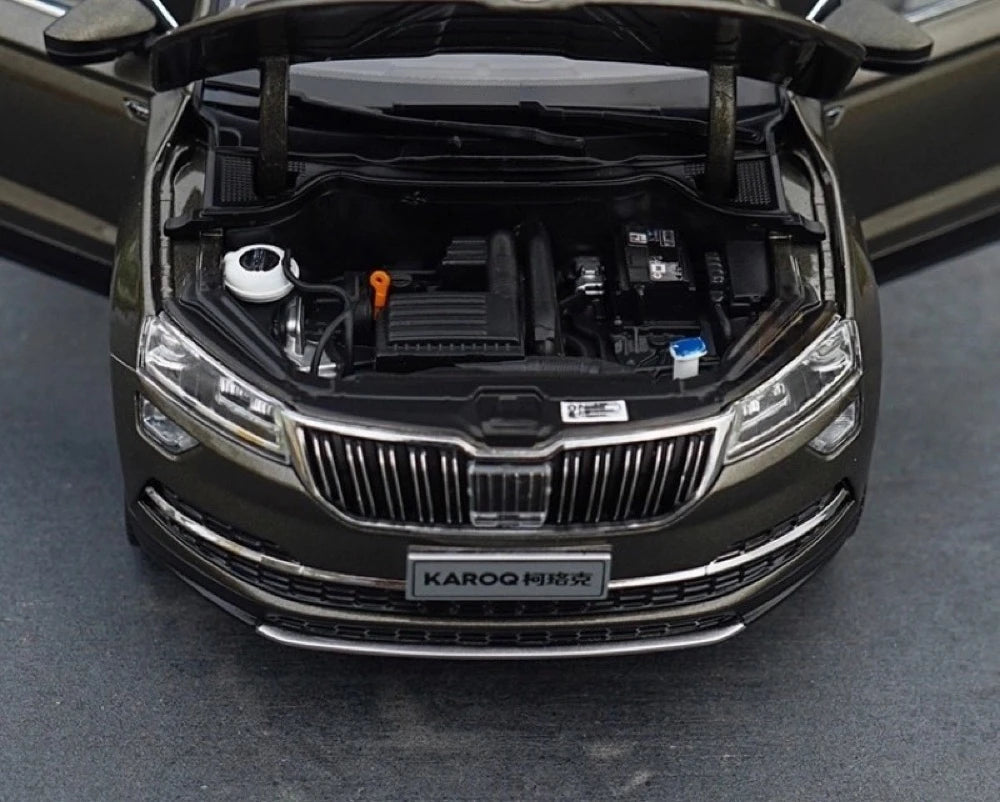 [OEM] 1:18 Skoda 2017 Karoq Brown Model Car Die-Cast