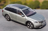 [OEM] 1:18 Skoda 2017 Octavia verde modellino di auto Die-Cast