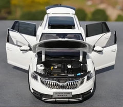 [OEM] 1:18 Skoda 2017 Octavia White Model Car Die-Cast