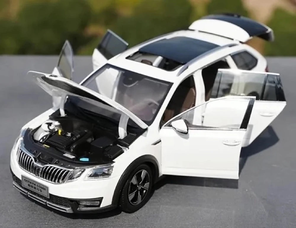 [OEM] 1:18 Skoda 2017 Octavia White Model Car Die-Cast