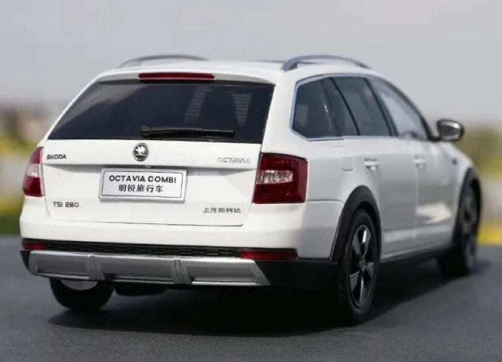 [OEM] 1:18 Skoda 2017 Octavia White Model Car Die-Cast