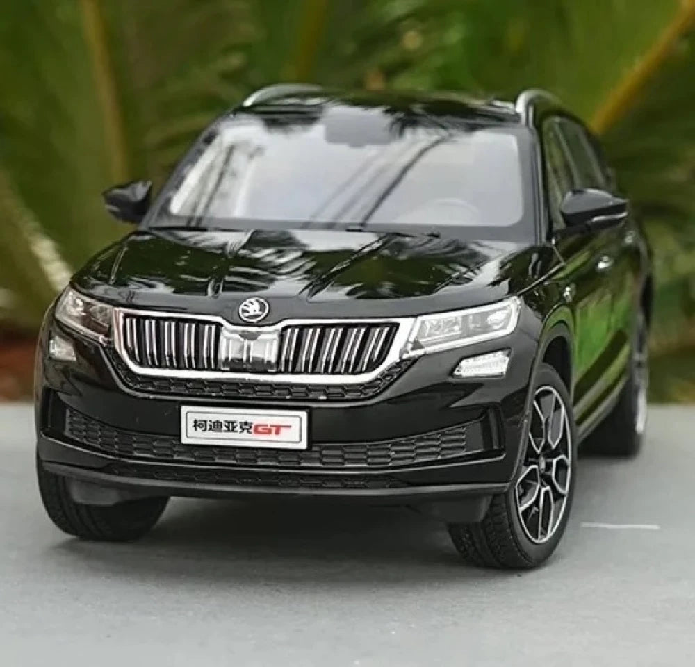 [OEM] 1:18 Skoda 2018 Karoq GT nero modellino di auto Die-Cast