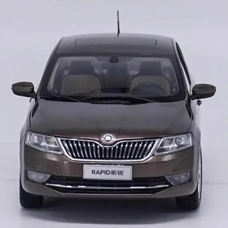 [OEM] 1:18 Skoda 2018 Rapid Brown Model Car Die-Cast