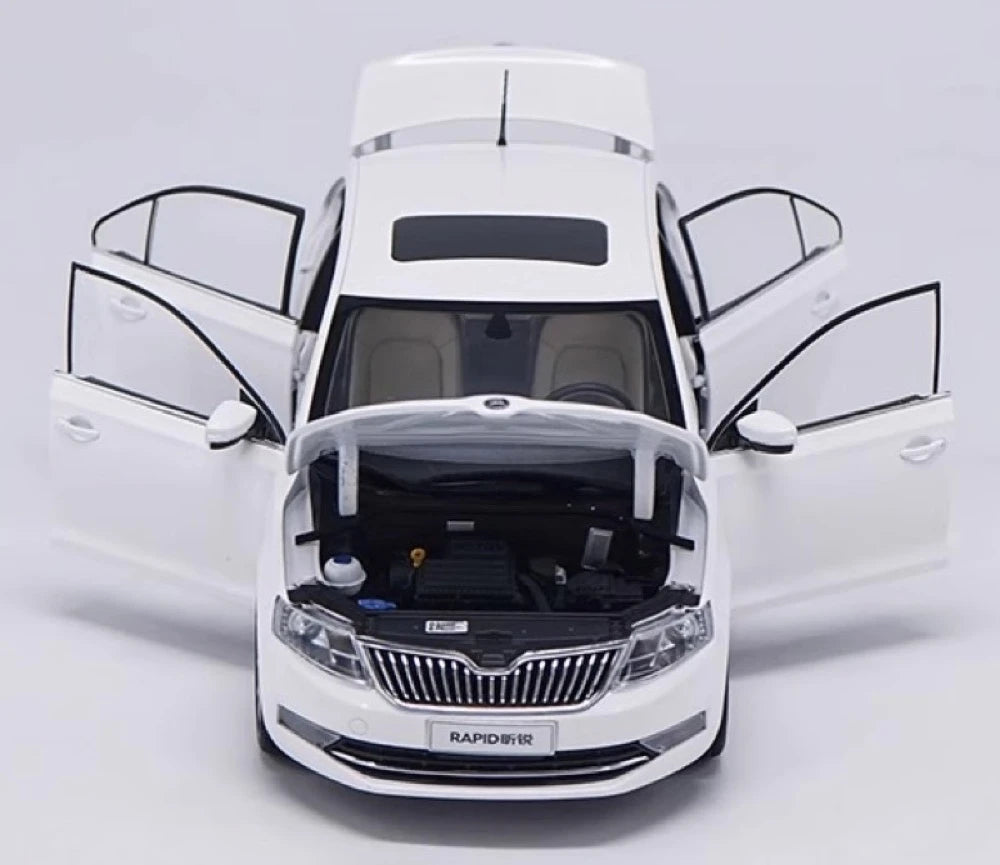 [OEM] 1:18 Skoda 2018 Rapid White Model Car Die-Cast