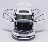 [OEM] 1:18 Skoda 2018 Rapid White Model Car Die-Cast