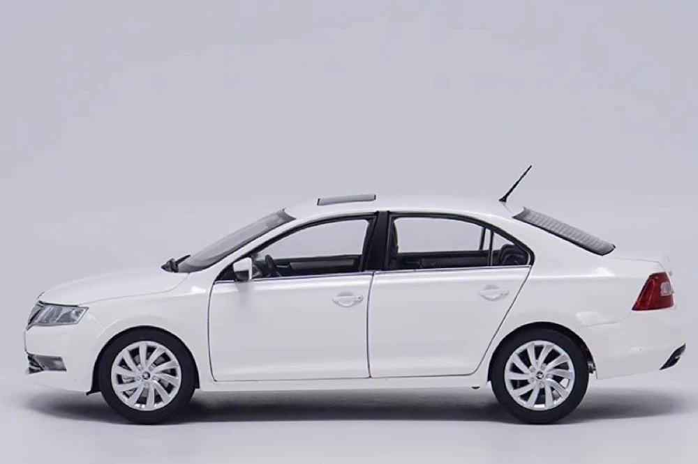 [OEM] 1:18 Skoda 2018 Rapid bianco modellino di auto Die-Cast