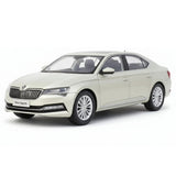 [OEM] 1:18 Skoda 2020 Superb guld modellbil Die-Cast