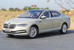 [OEM] 1:18 Skoda 2020 Superb Gold Model Car Die-Cast
