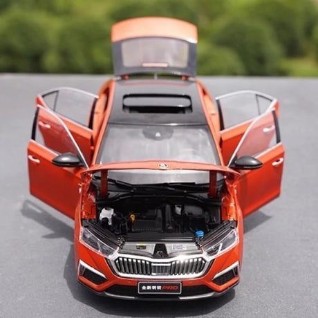 [OEM] 1:18 Skoda 2021 Octavia Orange Model Car Die-Cast