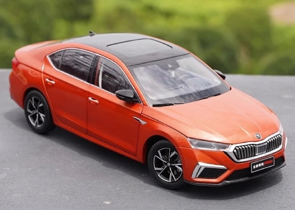 [OEM] 1:18 Skoda 2021 Octavia Orange Model Car Die-Cast