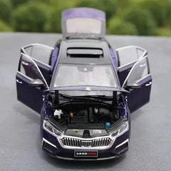 [OEM] 1:18 Skoda 2021 Octavia Purple Model Car Die-Cast