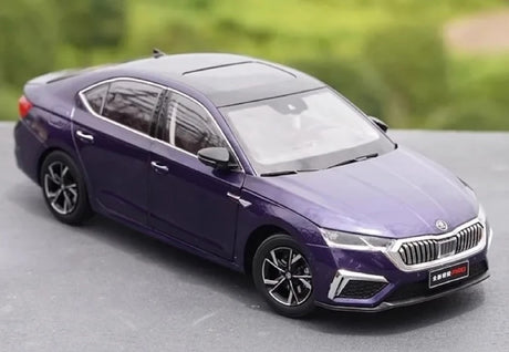 [OEM] 1:18 Skoda 2021 Octavia Purple Model Car Die-Cast