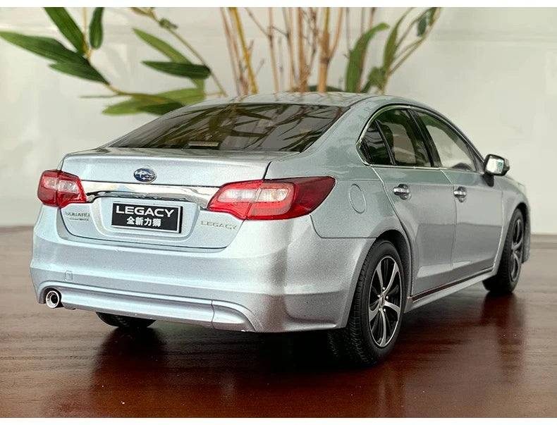 [OEM] 1:18 Subaru 2015 Legacy Silver Model Car Die-Cast