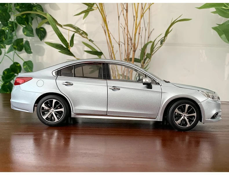 [OEM] 1:18 Subaru 2015 Legacy Silver Model Car Die-Cast