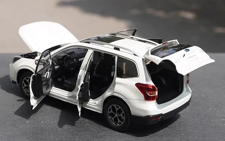 [OEM] 1:18 Subaru 2018 Forester White Model Car Die-Cast
