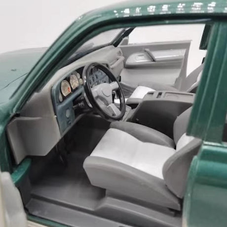 [OEM] 1:18 Toyota 1990 Land Cruiser 80 Series grön modellbil Die-Cast