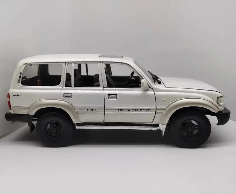 [OEM] 1:18 Toyota 1990 Land Cruiser 80 Series White Model Car Die-Cast