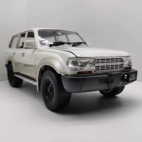 [OEM] 1:18 Toyota 1990 Land Cruiser 80 Series vit modellbil Die-Cast