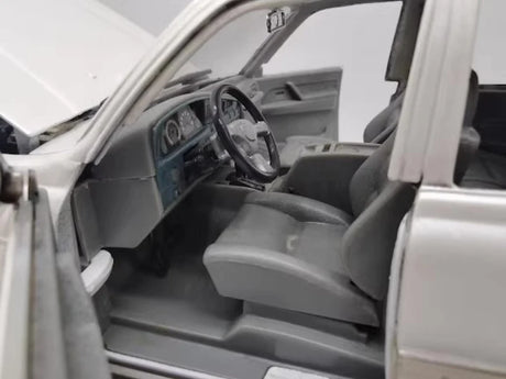 [OEM] 1:18 Toyota 1990 Land Cruiser 80 Series vit modellbil Die-Cast