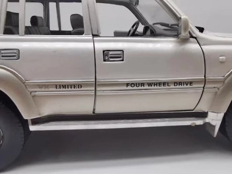 [OEM] 1:18 Toyota 1990 Land Cruiser 80 Series vit modellbil Die-Cast