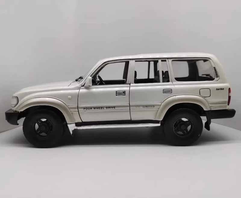 [OEM] 1:18 Toyota 1990 Land Cruiser 80 Series White Model Car Die-Cast