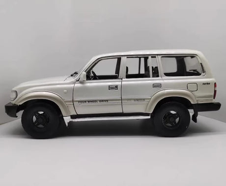 [OEM] 1:18 Toyota 1990 Land Cruiser 80 Series vit modellbil Die-Cast