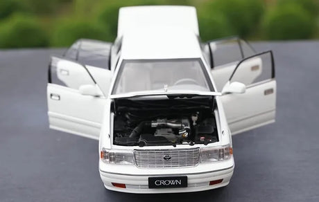 [OEM] 1:18 Toyota 1995 Crown 155 White Model Car Die-Cast