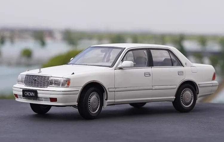 [OEM] 1:18 Toyota 1995 Crown 155 White Model Car Die-Cast