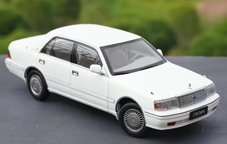 [OEM] 1:18 Toyota 1995 Crown 155 White Model Car Die-Cast
