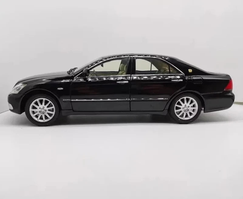 [OEM] 1:18 Toyota 2003 Crown Royal Saloon S180 Black Model Car Die-Cast