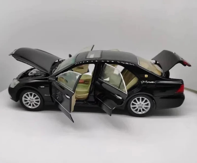 [OEM] 1:18 Toyota 2003 Crown Royal Saloon S180 Black Model Car Die-Cast