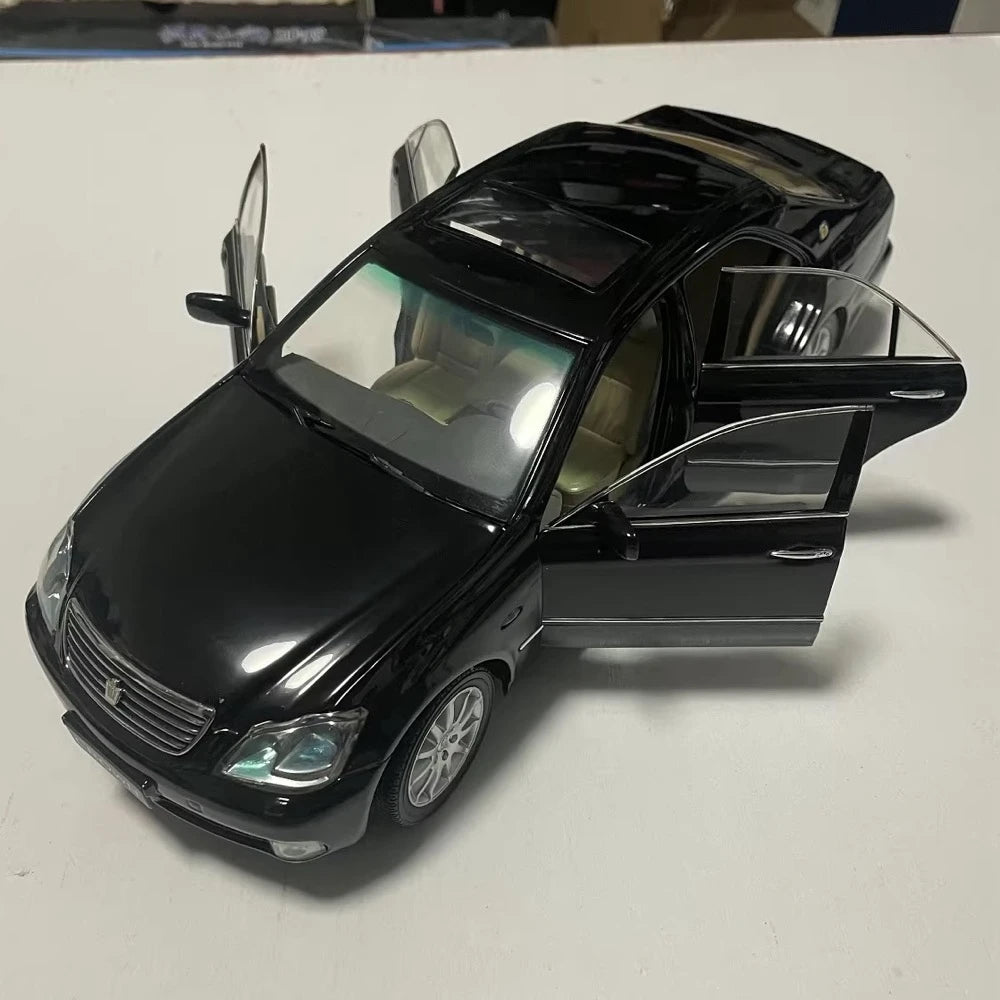 [OEM] 1:18 Toyota 2003 Crown S180 Black Model Car Die-Cast