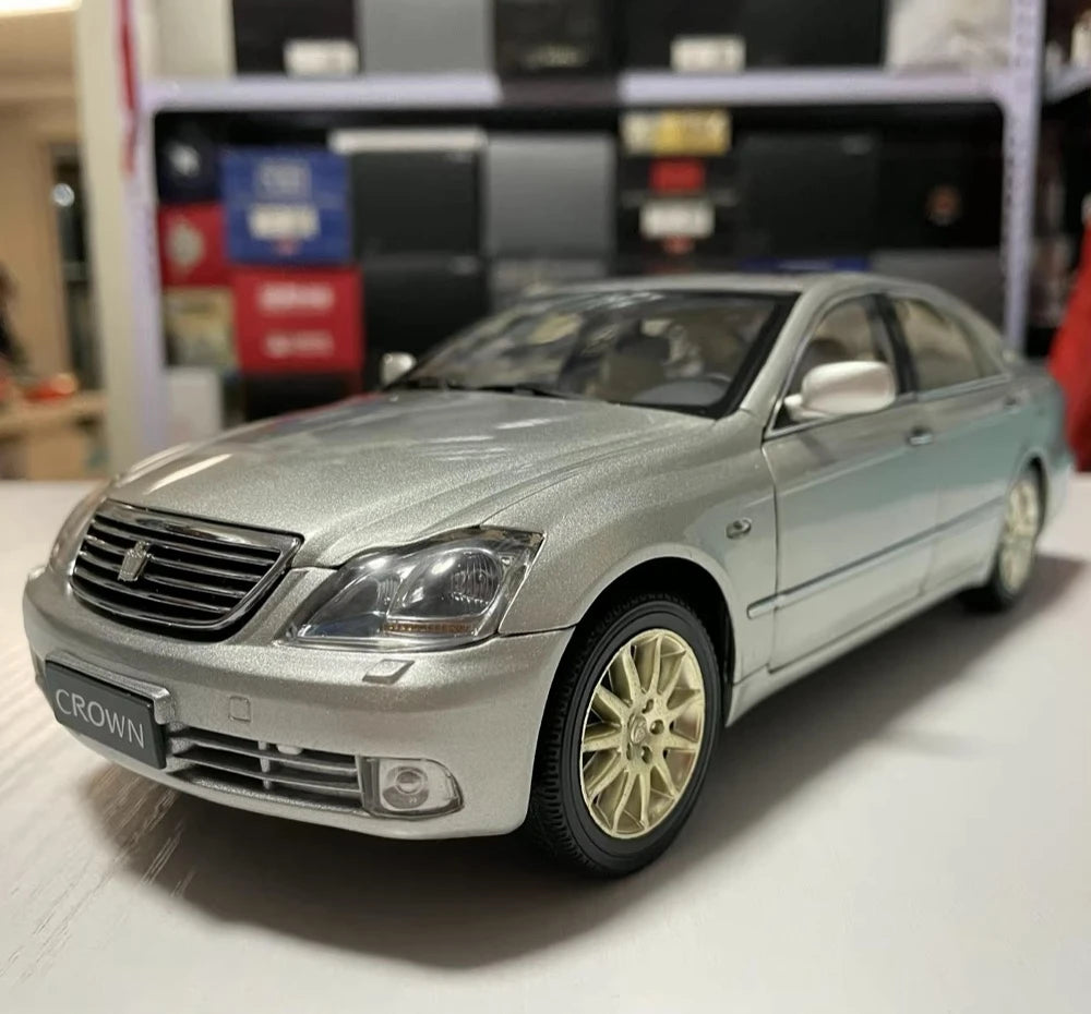 [OEM] 1:18 Toyota 2003 Crown S180 Silver Model Car Die-Cast