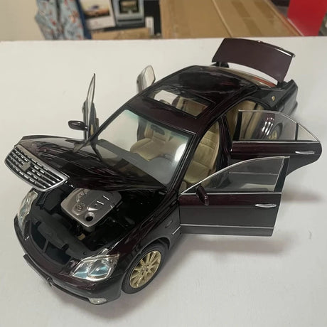 [OEM] 1:18 Toyota 2003 Crown S180 Wine voiture miniature Die-Cast