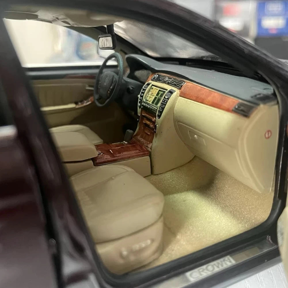 [OEM] 1:18 Toyota 2003 Crown S180 Wine Model Car Die-Cast