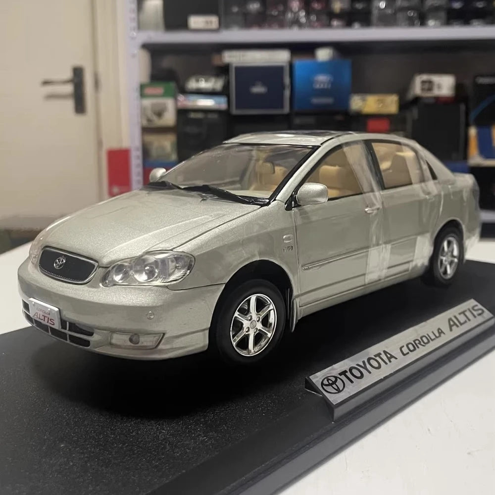 [OEM] 1:18 Toyota 2004 Corolla Altis argento modellino di auto Die-Cast