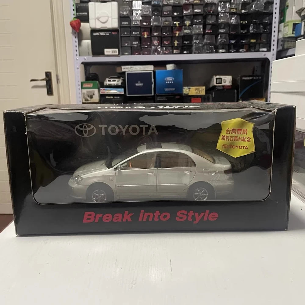 [OEM] 1:18 Toyota 2004 Corolla Altis argento modellino di auto Die-Cast